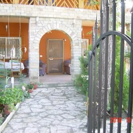 Hyla Apartment Golem (Tirana)