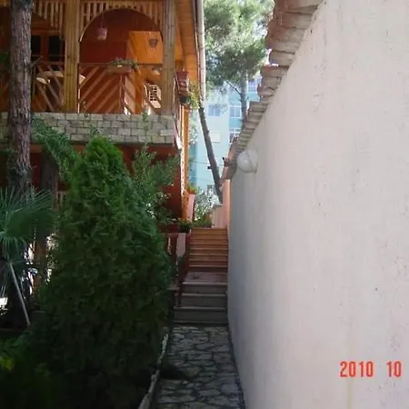 Apartment Hyla