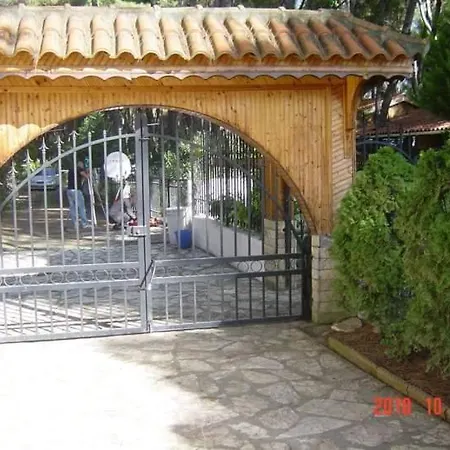 Hyla Apartment Golem (Tirana)