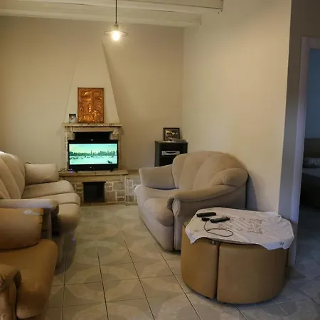 Hyla Apartment Golem (Tirana)